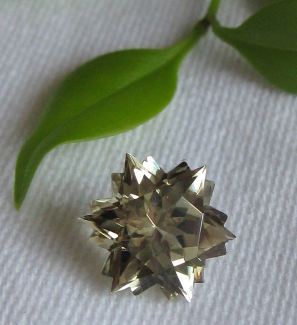 2.40 cts. Zultanite® Wobito Snowflake Gemstone 8 mm - Image 3