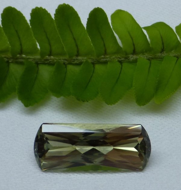 10.61 cts. Zultanite® Artsy Bowtie Cut 21.7x8.8mm - Image 3