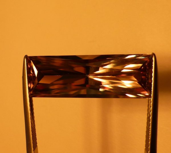 11.17 cts. Zultanite® Long Modified Rectangle 23.8x8.3mm - Image 4