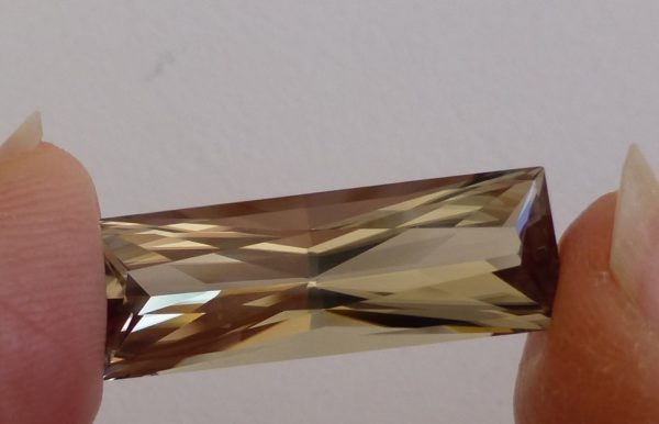 11.17 cts. Zultanite® Long Modified Rectangle 23.8x8.3mm - Image 5