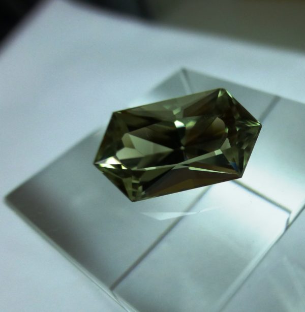 5.14 cts. Zultanite® Wobito Bowtie 15x8x6.4mm - Image 4