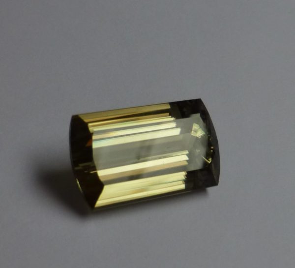 15.61 cts. Zultanite® Artsy Cushion Baguette 18x11mm - Image 2