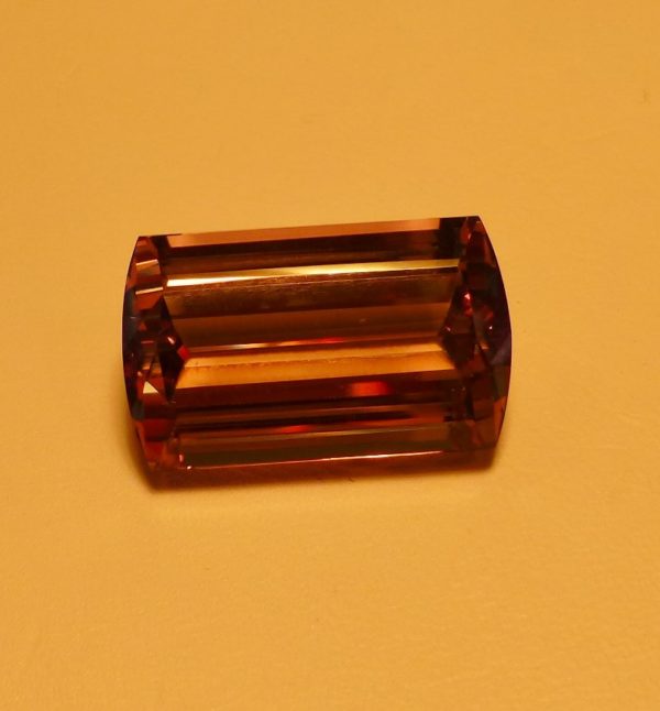 15.61 cts. Zultanite® Artsy Cushion Baguette 18x11mm - Image 5