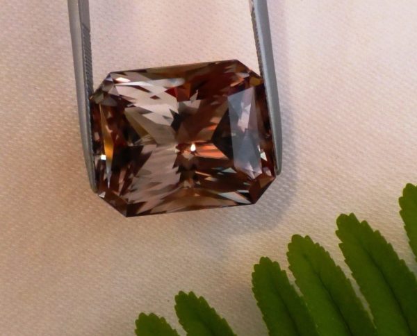 32.55 cts. Zultanite® Wobito Deep Radiant 20.7x17x11.7mm - Image 4