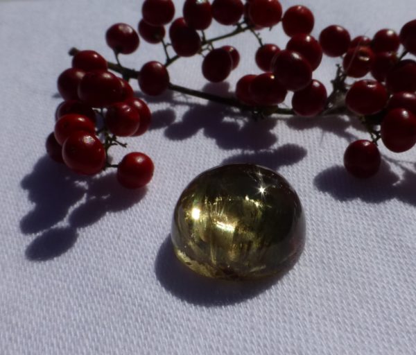 21.85 cts. Zultanite® Cabochon round, 16mm - Image 9