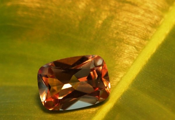 7.08 cts. Zultanite® Cushion Cut, 14x10mm - Image 5