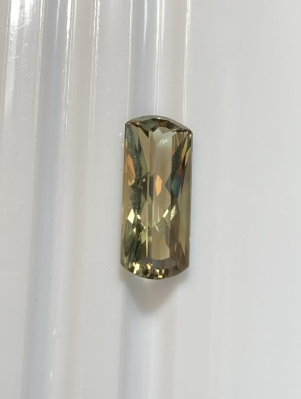 10.61 cts. Zultanite® Artsy Bowtie Cut 21.7x8.8mm - Image 2