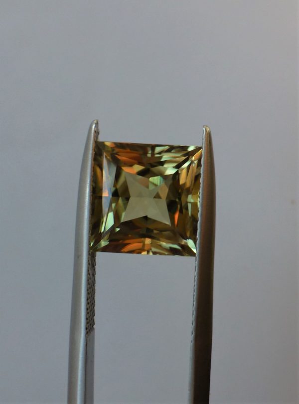5.75 cts. Zultanite® Princess Cut 9.9x9.8mm - Image 10