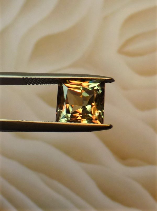 5.75 cts. Zultanite® Princess Cut 9.9x9.8mm - Image 3