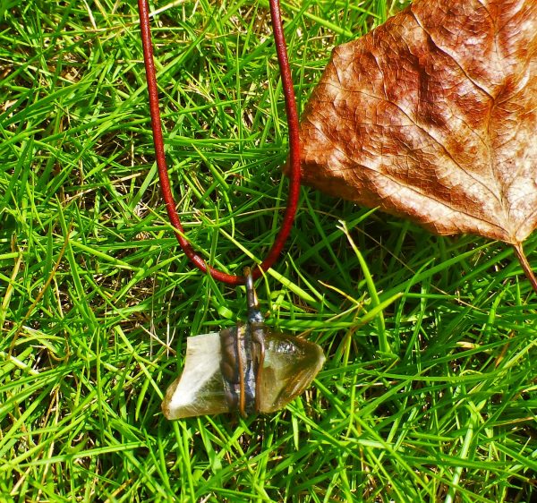 Necklace with  40.05 carat Color Changing Mineral Specimen Pendant - Image 7
