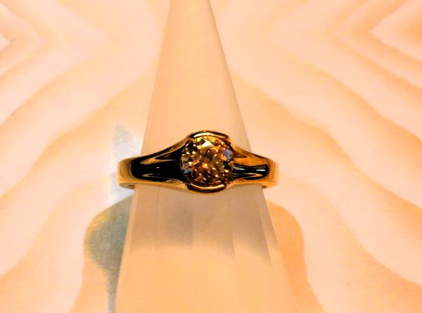 Ring, Yellow Gold Plated Bezel Set 6mm Round Cut Zultanite® - Image 7