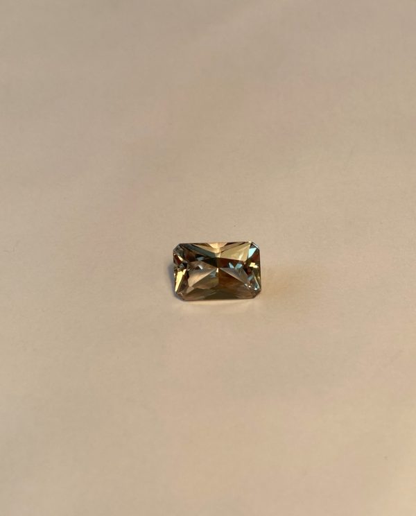 1.94 cts. Zultanite® Radiant Cut Gemstone 9x6mm - Image 2