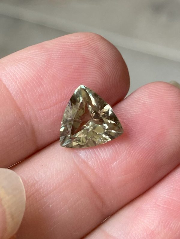 3.50 cts. Zultanite® Trilliant Cut 10 mm - Image 7