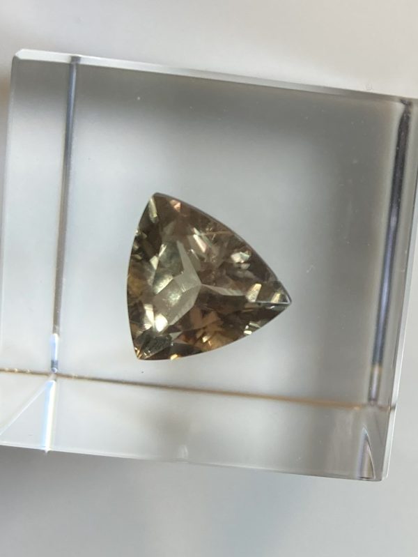 3.50 cts. Zultanite® Trilliant Cut 10 mm - Image 8