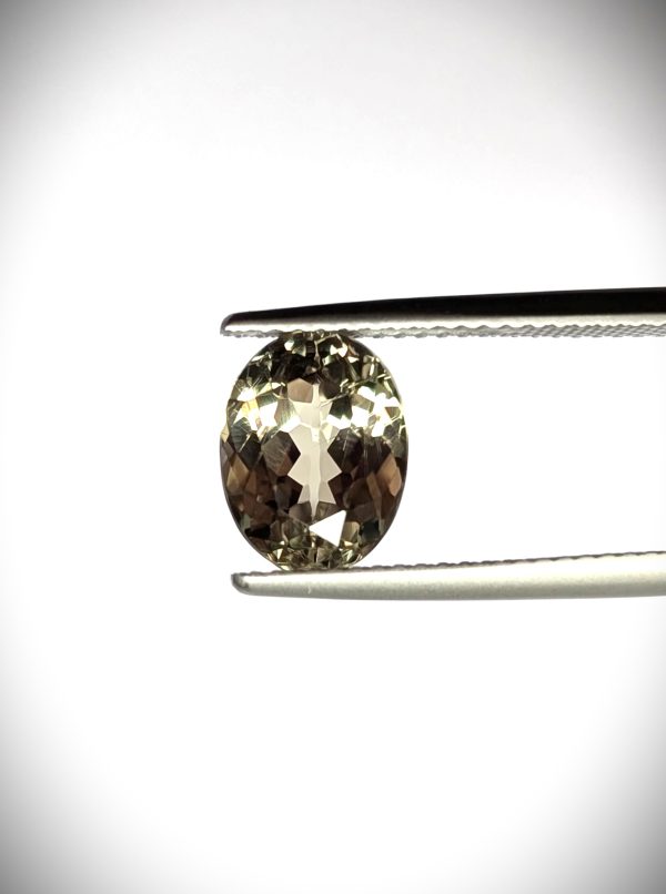 2.76 cts. Zultanite® Oval Cut 9.8mmx7.6mm - Image 3