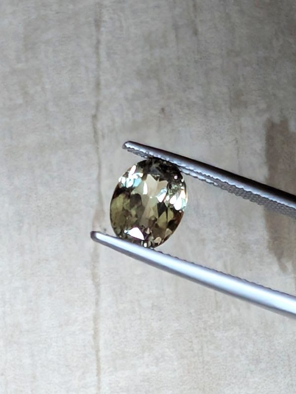 2.76 cts. Zultanite® Oval Cut 9.8mmx7.6mm - Image 5