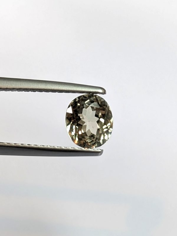 Zultanite® Gemstone, Oval 7x6 mm.
