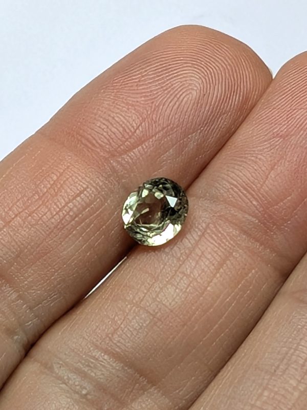 1.30 cts. Zultanite® Oval Cut 7x6mm - Image 4